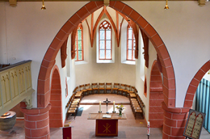 Die Ueberauer Kirche (Bild) und der Pfarrhof beteiligen sich am Tag der offenen Höfe.