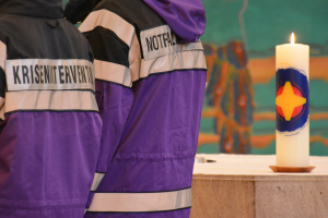 Zwei Notfallseelsorger:innen