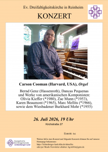 Künstler vor der Orgel