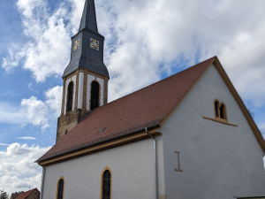 Kirchengebäude mit Kirchturm