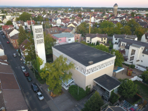 Blick auf die Friedenskirche