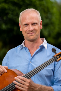 Der Cellist Martin Köbele