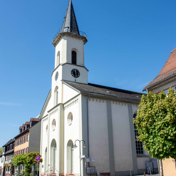 Die evangelische Kirche in Friedirhcsdorf/Taunus.