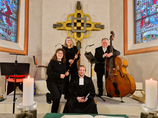 Die Cappella Taboris musiziert als Vokal- und Instrumentalensemble.
